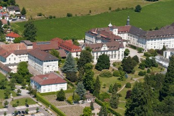 Hegne 1370-2010, Luftaufnahme Kloster Hegne