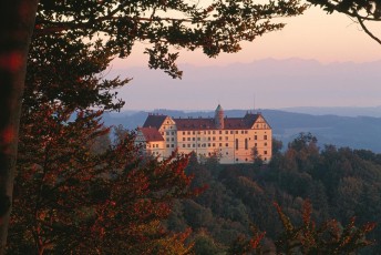 Heiligenberg, Schloss und Alpen vom Bellevueplatz