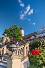 Mainau 1500-2015, Treppe im Italienischen Rosengarten und Schlos