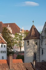 Meersburg 0793-2012, Ostturm der Burg und Neues Schloss