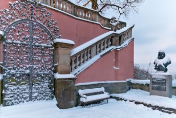 Meersburg 1447-2014, Verschneiter Eingang zum Schlossgarten und