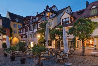 Meersburg 1499-2015, Abendstimmung am Schlossplatz