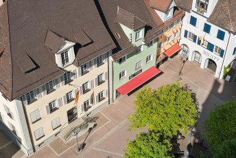 Radolfzell 0330-2015, Marktplatz mit Pfarramt und Kaufhaus Kratt