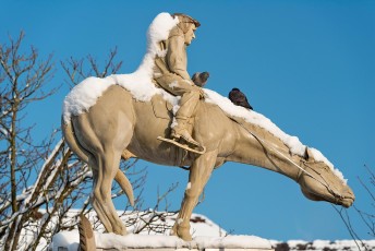 Überlingen 1745-2014, Verschneiter Reiter auf dem Lenkbrunnen a