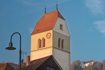Bodman 0430-2017, Pfarrkirche St. Peter und Paul und Schloss Fra