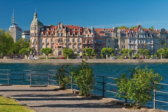 Konstanz 1375-2017, Blick vom Inselhotel zur Seestrasse