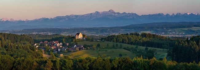 Langenrain 0030-2017 PANO, Blick auf Schloss Freudental und Alpe