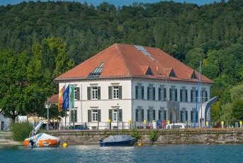 Ludwigshafen 0319-2018, Zollhaus vom See aus