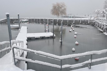 Hagnau 1251-2021, Schneegestöber am Westhafen