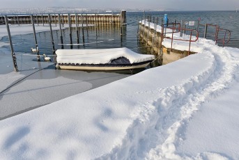Unteruhldingen 0744-2021, Fischerhafen im Schnee